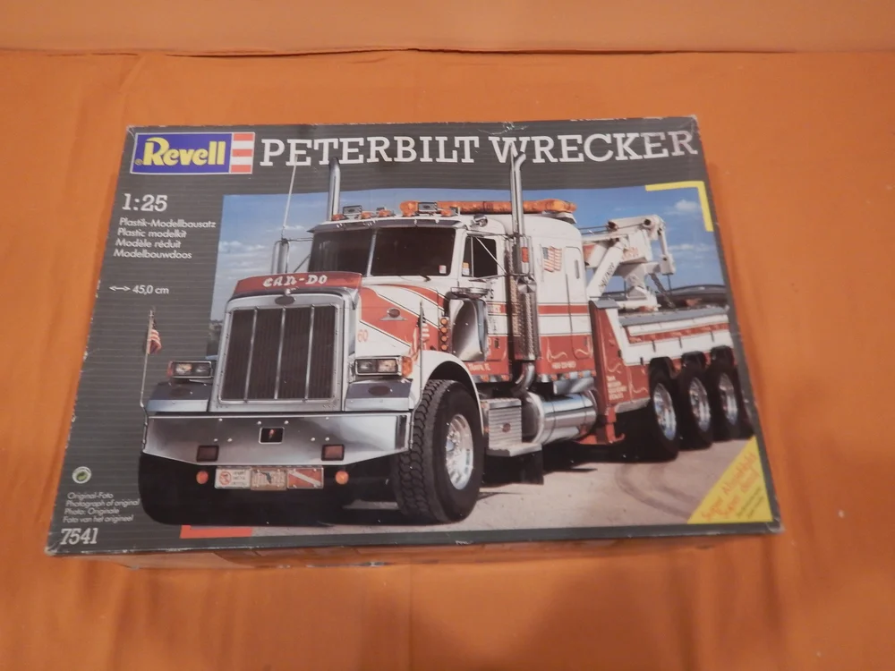REVELL PETERBILT 